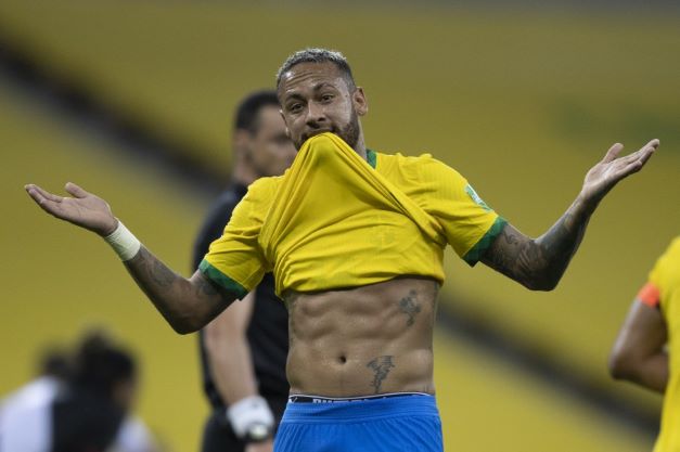  Neymar Jr. chega a 12 gols e se torna maior artilheiro do Brasil em Eliminatórias.