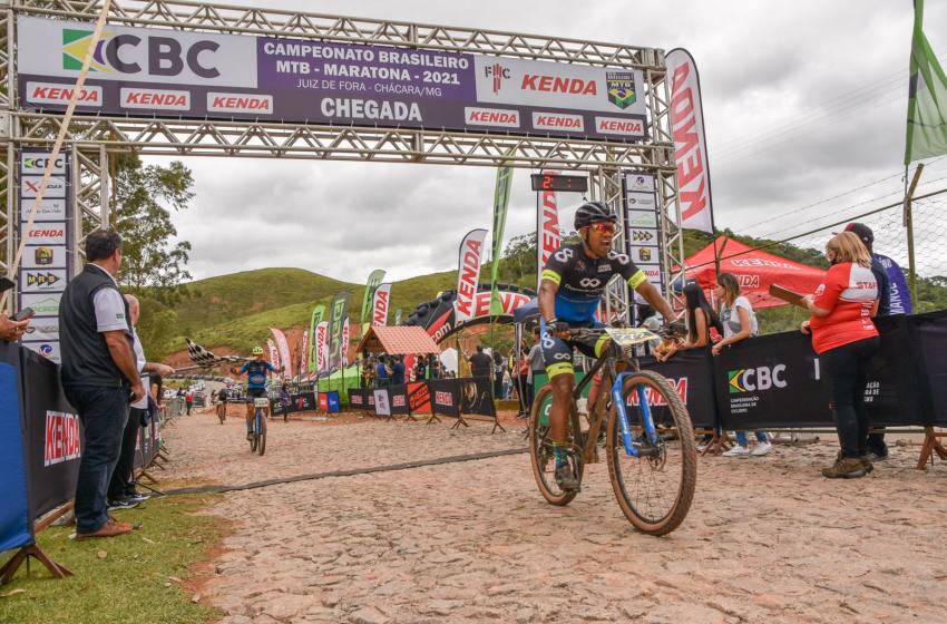  De Frente com a Fera com o Paracatuense Campeão de Ciclismo Adenaldo Gonçalves.