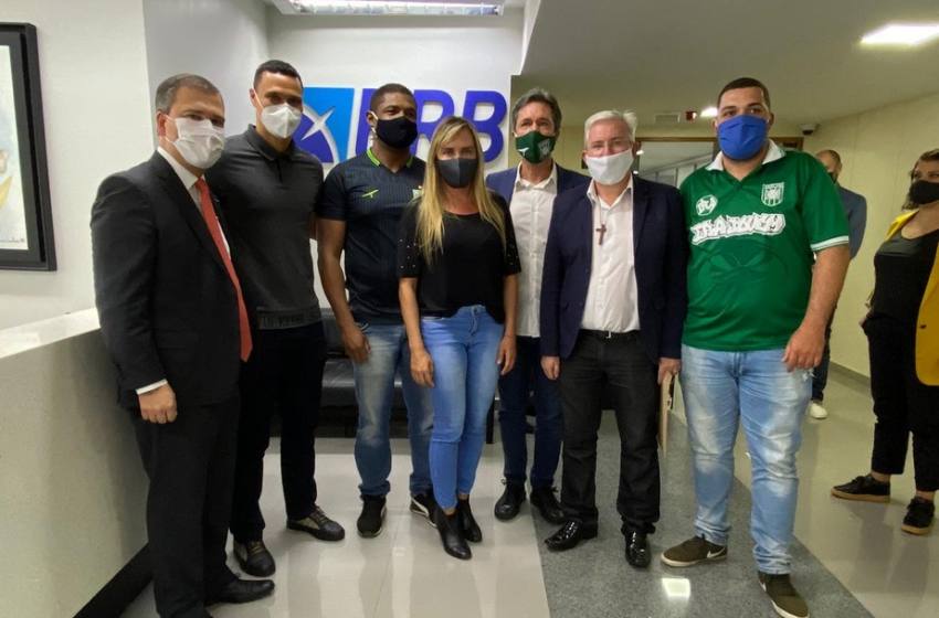  Após cobrança, governo do DF promete programa de patrocínio do BRB ao futebol de Brasília.