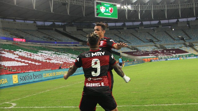  Com expulsão de Gabigol no fim, Flamengo vence 1º jogo da final contra o Fluminense.