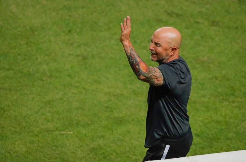  Jorge Sampaoli aponta “questões táticas” para explicar queda de rendimento do Atlético-MG.