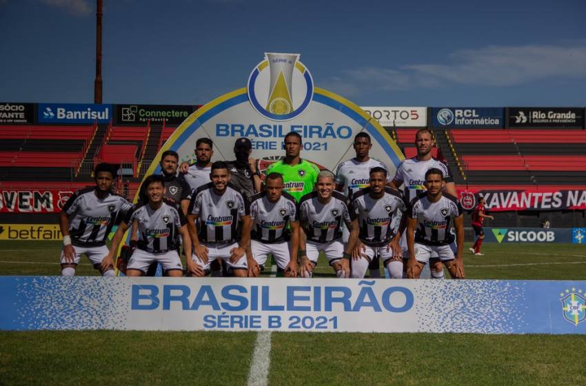  Botafogo vence o Brasil de Pelotas e é campeão antecipado da Série B.