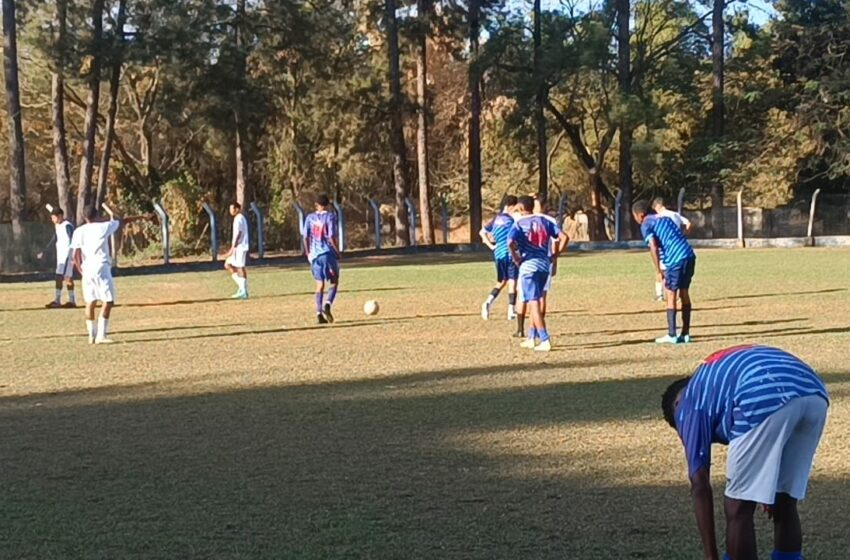  Categoria de base do Paracatu realiza jogo treino contra o Nossa Senhora de Fátima.